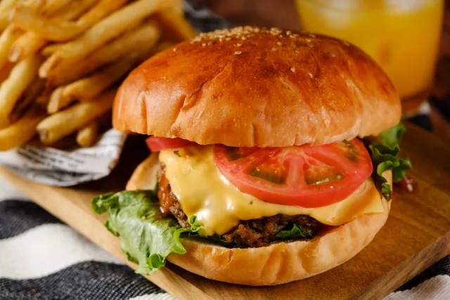 大きいハンバーガーのイメージ画像