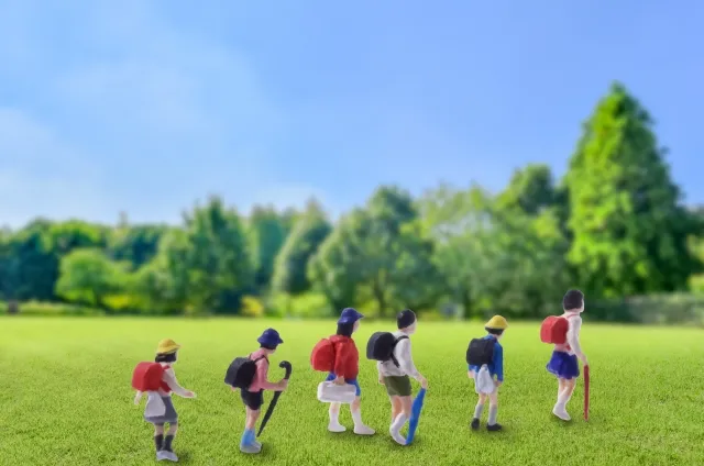 集団の中の子どものイメージ画像